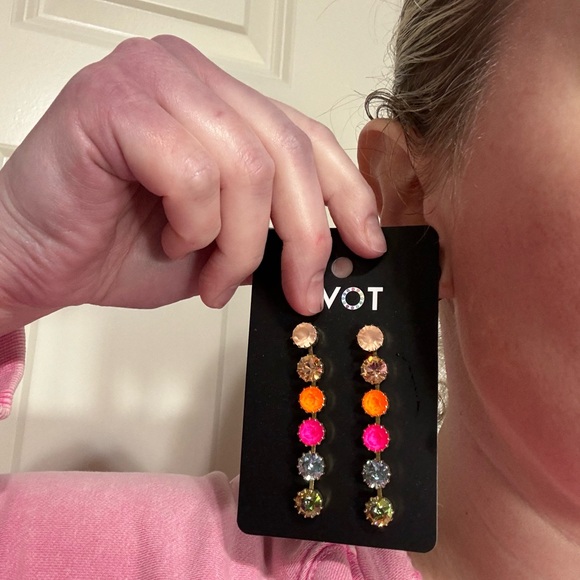 Tova Mini Lilibet earrings - Picture 2 of 6